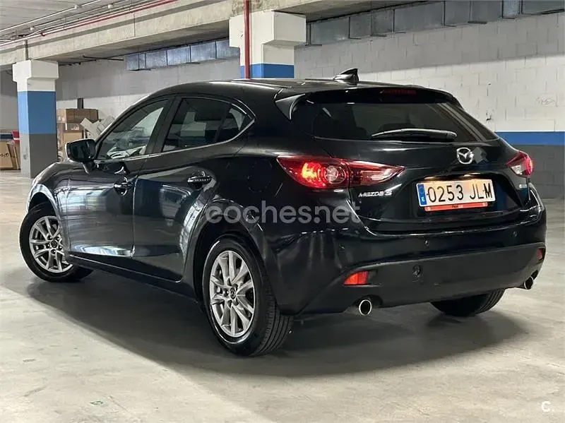 Usado Mazda 3 Luxury 150 CV (110 kW) 2016 Negro Berlina