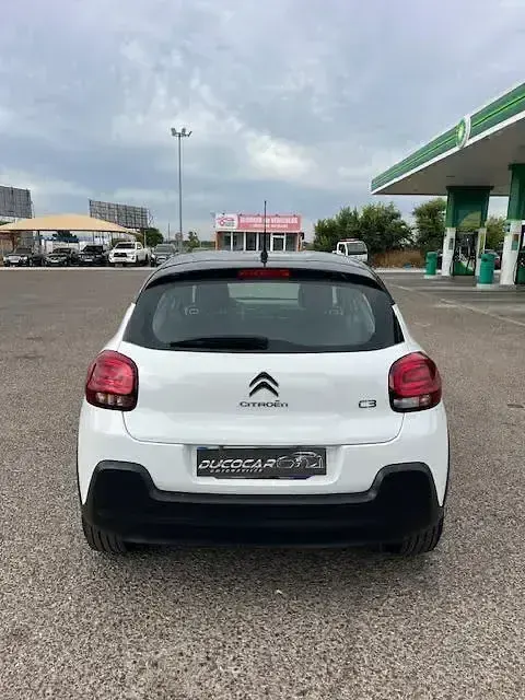 Usado Citroën C3 Feel 83 CV (61 kW) 2022 Blanco Utilitario