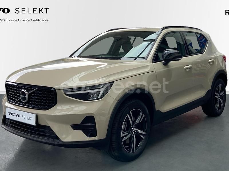 Gris / plata Nuevo 2025 Volvo XC40 Plus SUV | 40.500 € (Precio justo) - Imagen 1/4