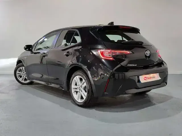 Używany Toyota Corolla Active 122 KM (89 kW) 2022 Czarny Hatchback
