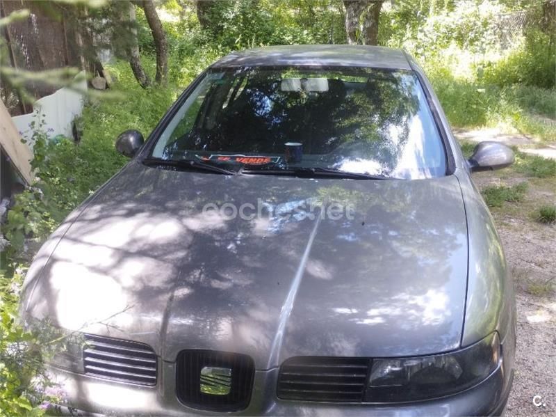 Gris / plata Usado 2004 Seat Leon Stella Berlina | 2990 € (Precio justo) - Imagen 1/4