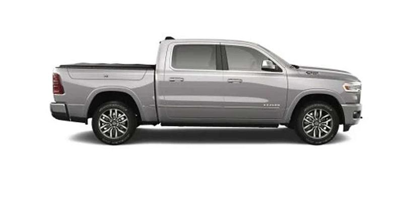 Usado RAM 1500 540 CV (397 kW) 2024 Gris Recogida