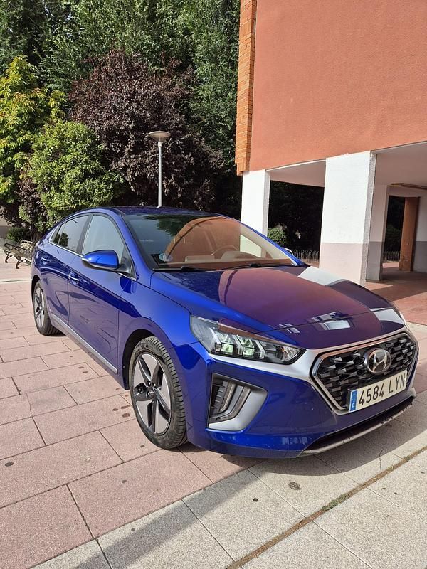 Azul Usado 2022 Hyundai Ioniq Berlina | 18.900 € (Caro) - Imagen 1/4