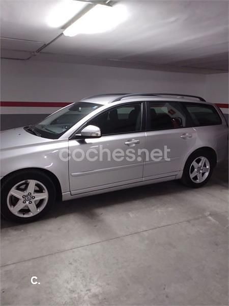 Gris / plata Usado 2009 Volvo V50 R-Design Familiar | 4500 € - Imagen 1/4