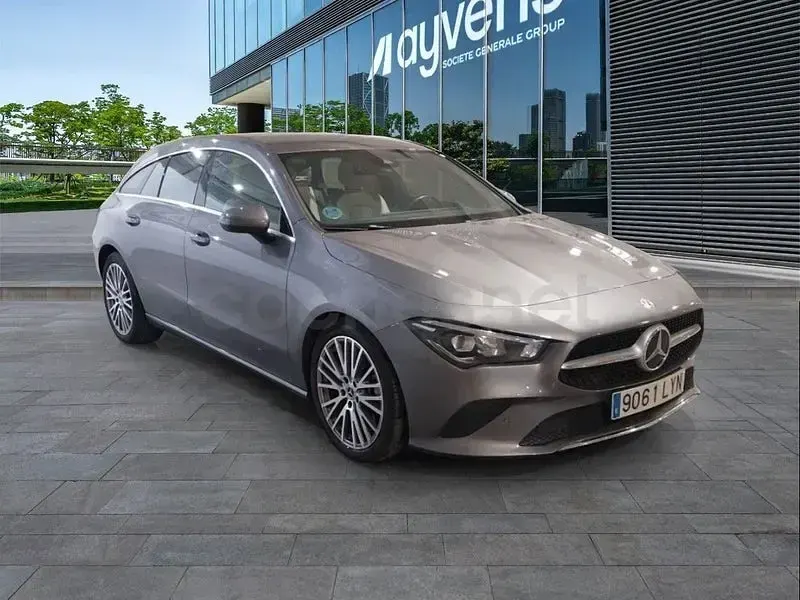 Usado Mercedes CLA220 Shooting Brake 190 CV (139 kW) 2022 Gris Familiar