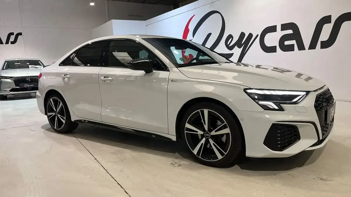 Usado Audi A3 S-Line 116 CV (85 kW) 2021 Blanco Berlina