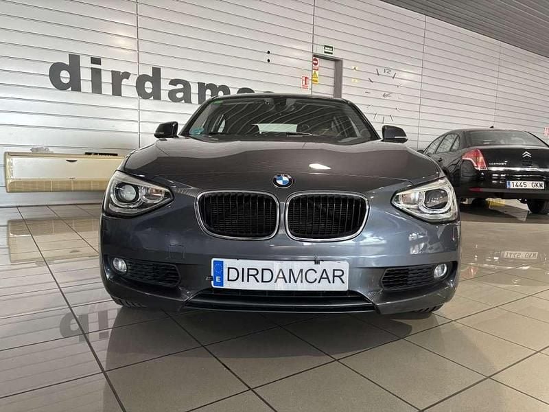 Begagnad BMW 118 170 HK (125 kW) 2014 Grå Halvkombi