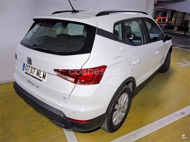 Usado Seat Arona Style 110 CV (80 kW) 2023 Blanco SUV