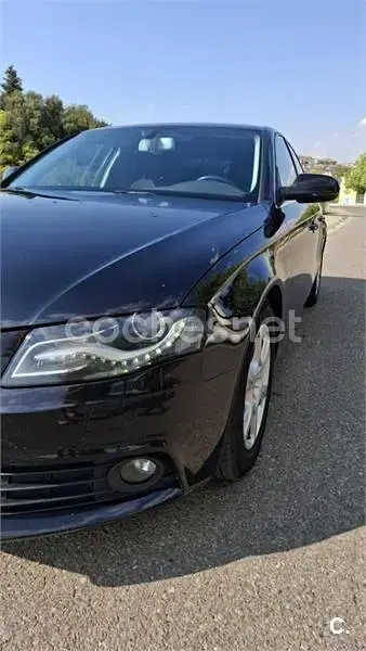 Usado Audi A4 136 CV (100 kW) 2010 Negro Berlina