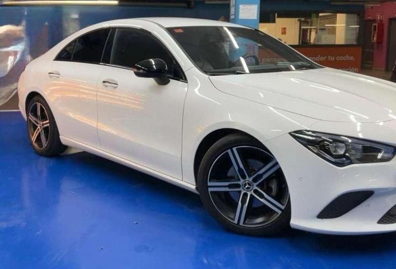 Usado Mercedes CLA200 163 CV (119 kW) 2019 Blanco Coupe