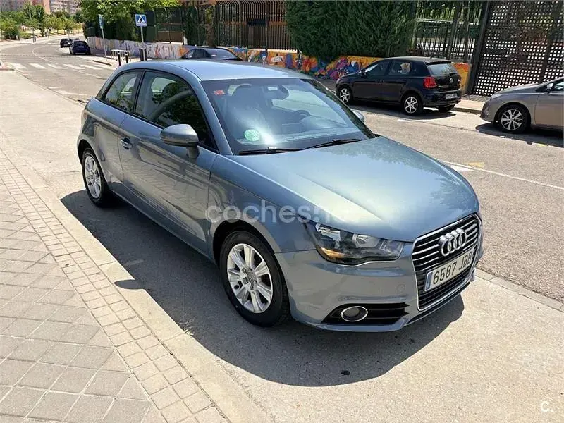 Usado Audi A1 Ambition 86 CV (63 kW) 2013 Gris / plata Utilitario