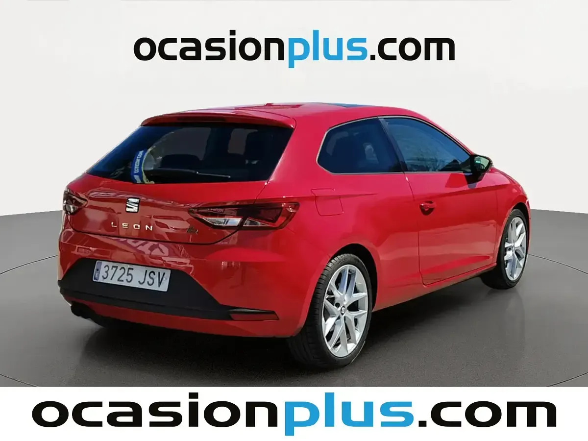 Usado Seat Leon FR 150 CV (110 kW) 2016 Rojo Utilitario