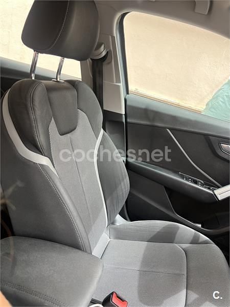 Usado Audi Q2 Sport 116 CV (85 kW) 2018 Gris / plata SUV