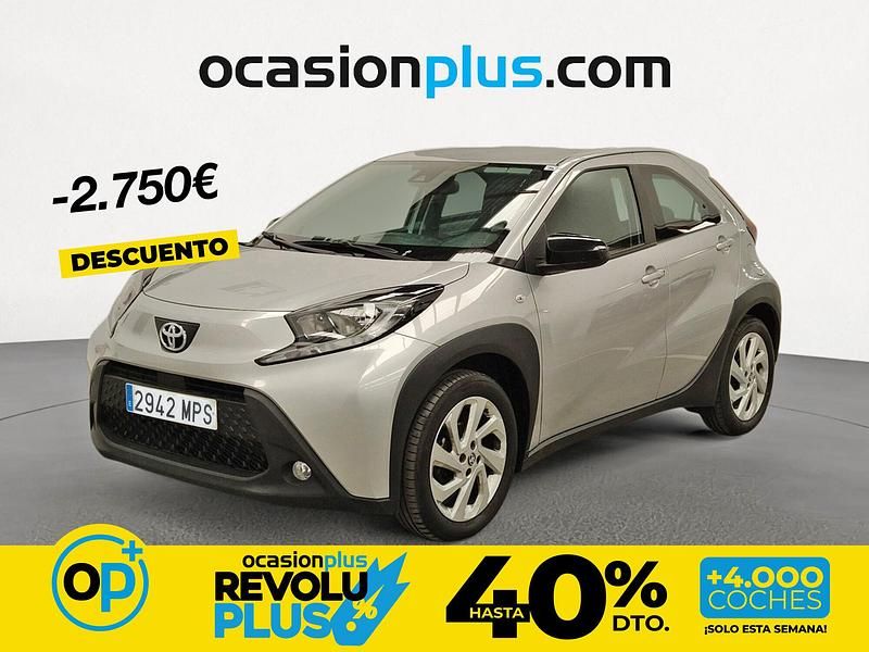 Usado Toyota Aygo X Play 72 CV (52 kW) 2024 Gris SUV