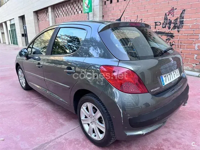 Usado Peugeot 207 Premium 120 CV (88 kW) 2007 Negro Berlina