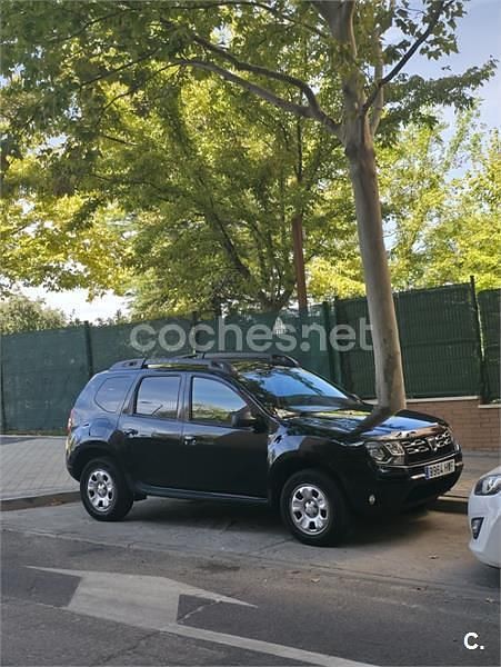 Usado Dacia Duster Lauréate 125 CV (91 kW) 2014 Negro SUV