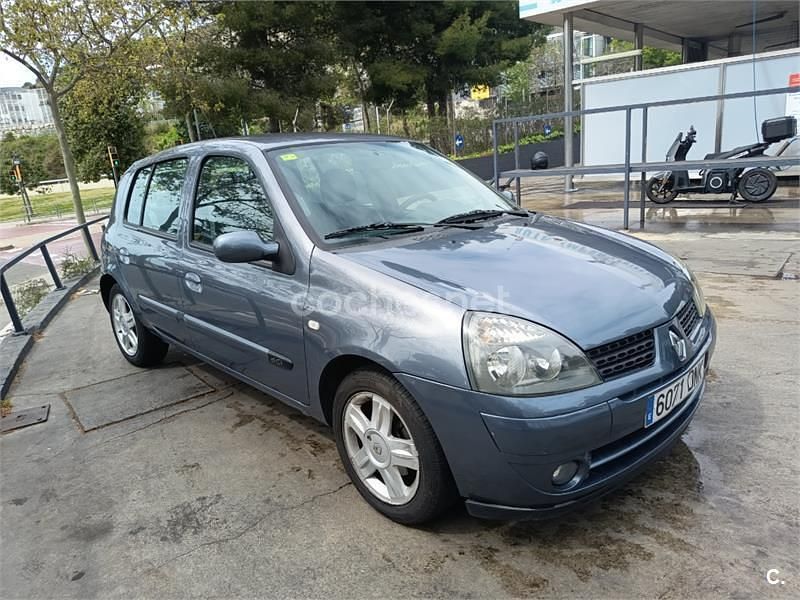 Usado Renault Clio II Extreme 80 CV (58 kW) 2005 Azul Berlina