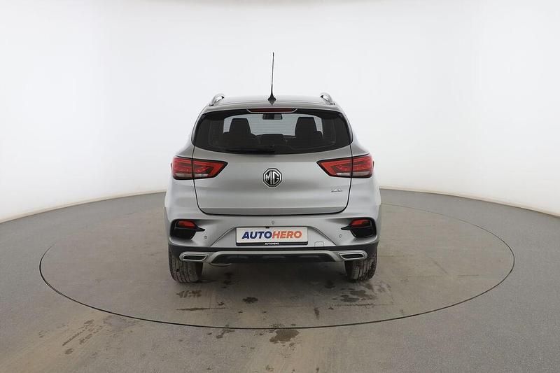 Usado MG ZS Luxury 111 CV (81 kW) 2023 Gris SUV