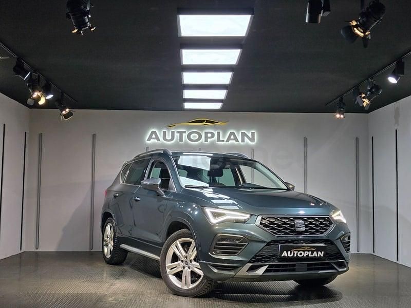 Usado Seat Ateca 4Drive 190 CV (139 kW) 2022 Gris / plata SUV
