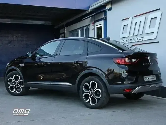 Usado Renault Arkana Intens 145 CV (106 kW) 2021 Negro SUV