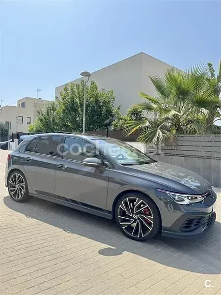 Usado VW Golf VII GTI Clubsport 301 CV (221 kW) 2021 Gris / plata Utilitario