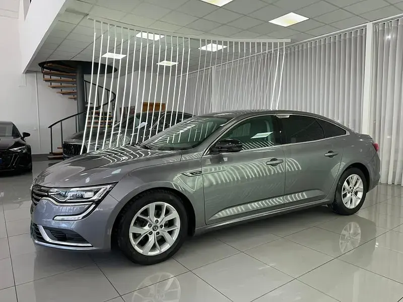 Usado Renault Talisman LIMITED 120 CV (88 kW) 2020 Gris / plata Berlina