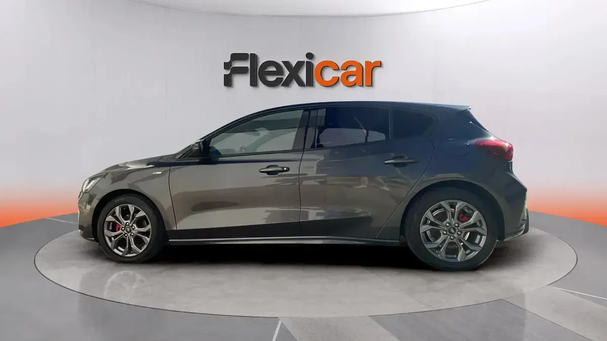 Usado Ford Focus ST-Line 155 CV (114 kW) 2022 Gris Berlina