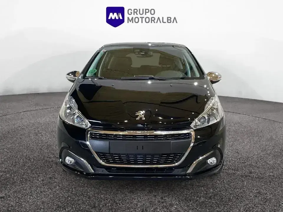 Usado Peugeot 208 99 CV (72 kW) 2018 Negro Utilitario