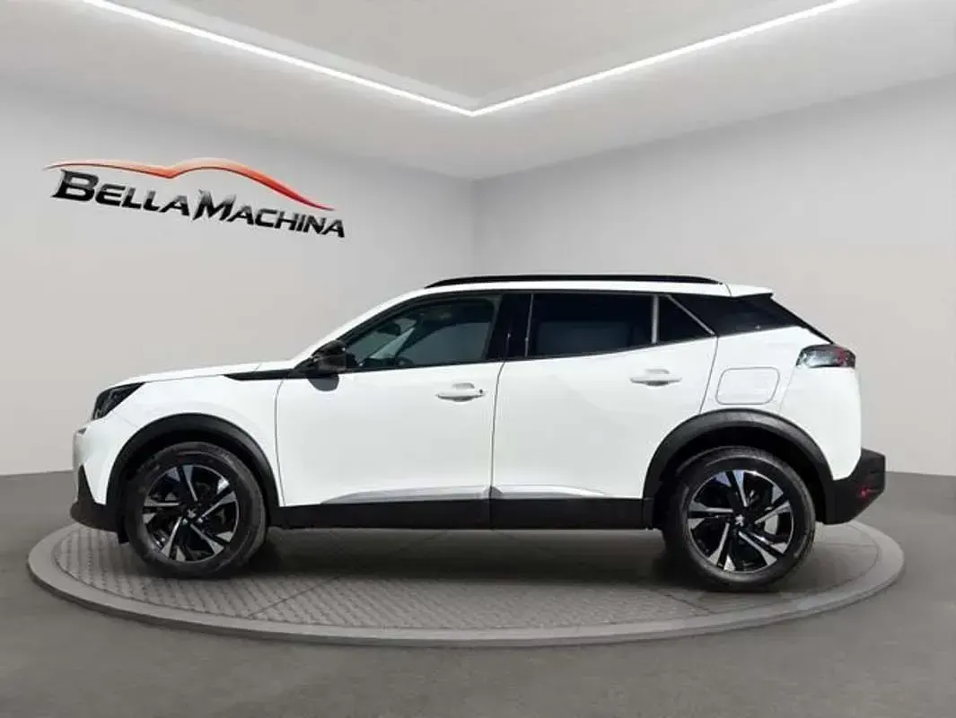Usado Peugeot 2008 Allure 110 CV (80 kW) 2022 Blanco SUV