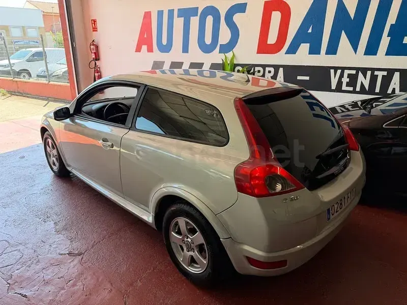 Usado Volvo C30 Momentum 100 CV (73 kW) 2008 Gris / plata Utilitario