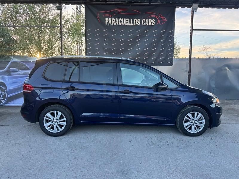Usado VW Touran Business 115 CV (84 kW) 2019 Azul Monovolumen