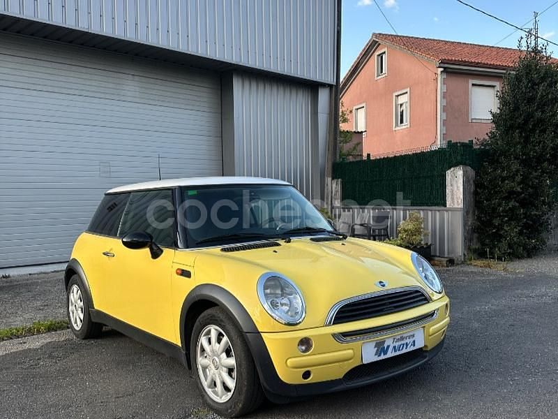 Usado Mini ONE 90 CV (66 kW) 2003 Amarillo Utilitario