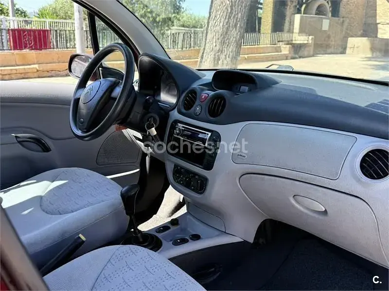 Usado Citroën C3 61 CV (44 kW) 2003 Rojo Berlina