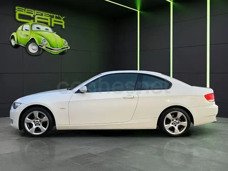 Usado BMW 320 177 CV (130 kW) 2008 Blanco Coupe