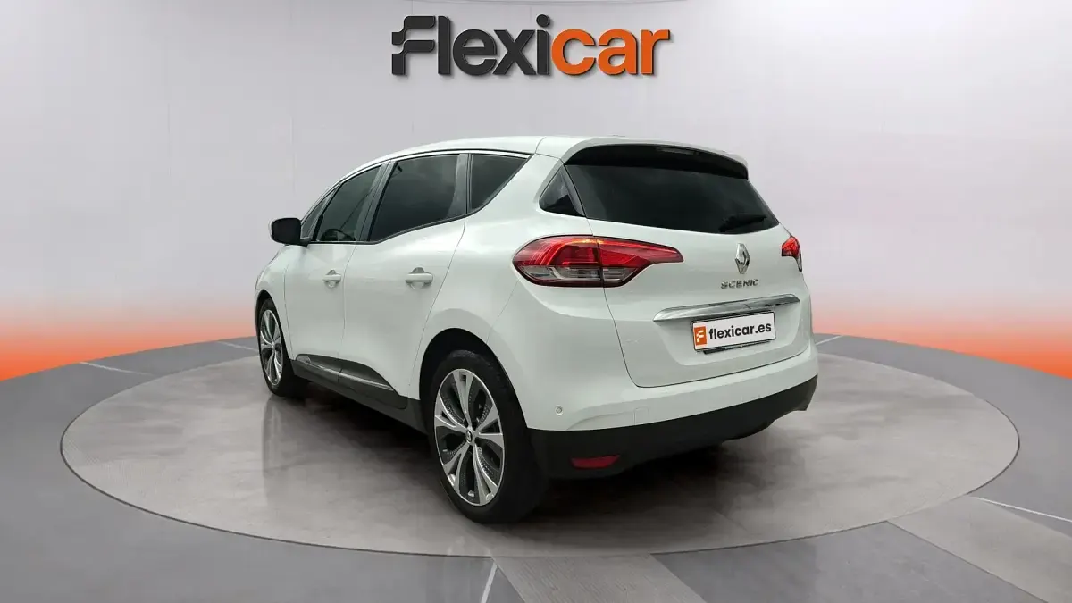 Usado Renault Scénic Zen 130 CV (95 kW) 2017 Blanco Monovolumen