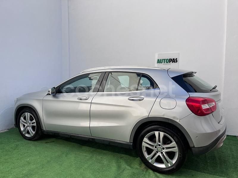 Usado Mercedes GLA200 Urban 136 CV (100 kW) 2014 Gris / plata SUV