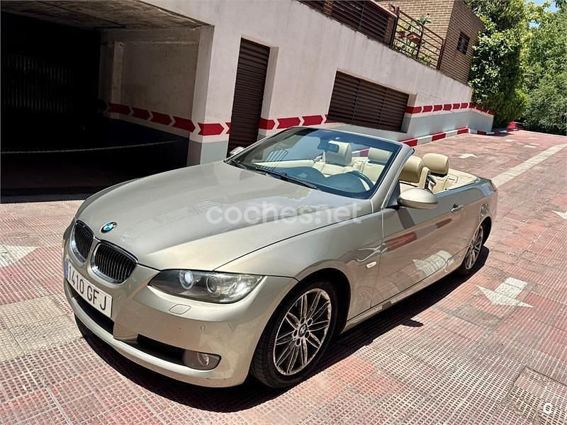 Usado BMW 320 Cabriolet 177 HP (130 kW) 2010 Bege Cabrios