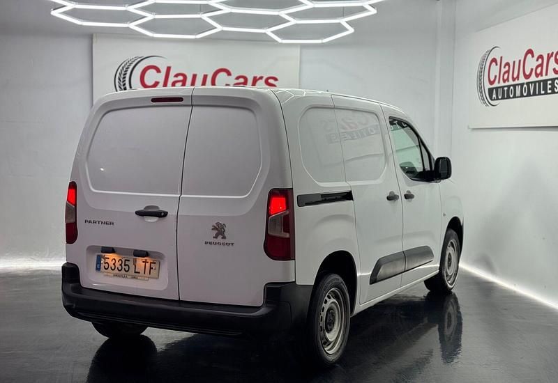 Usado Peugeot Partner Premium 100 CV (73 kW) 2021 Blanco Monovolumen
