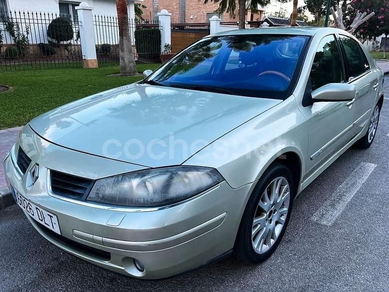 Gris Usado 2005 Renault Laguna II Privilege Berlina | 3500 € (Precio justo) - Imagen 1/4