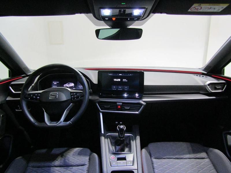 Usado Seat Leon FR 150 CV (110 kW) 2022 Gris Utilitario