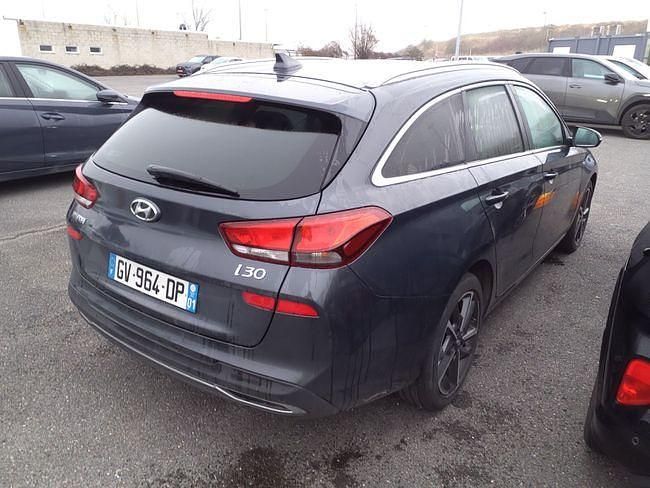 Usado Hyundai i30 120 CV (88 kW) 2024 Gris Familiar