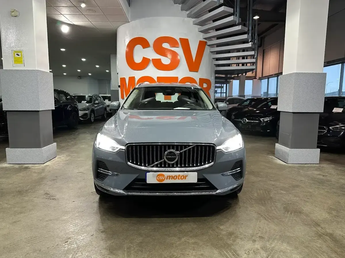 Usado Volvo XC60 Ultimate 455 CV (334 kW) 2023 Gris / plata SUV
