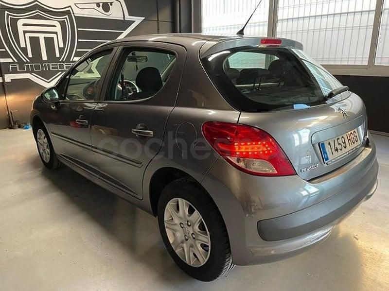 Usado Peugeot 207 Sport 109 CV (80 kW) 2011 Gris / plata Berlina