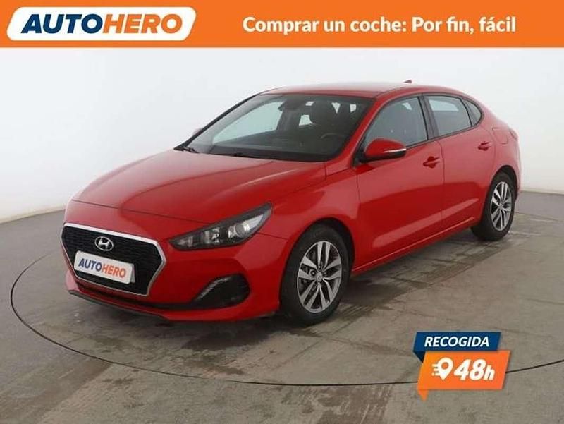 Usado Hyundai i30 120 CV (88 kW) 2018 Rojo Utilitario