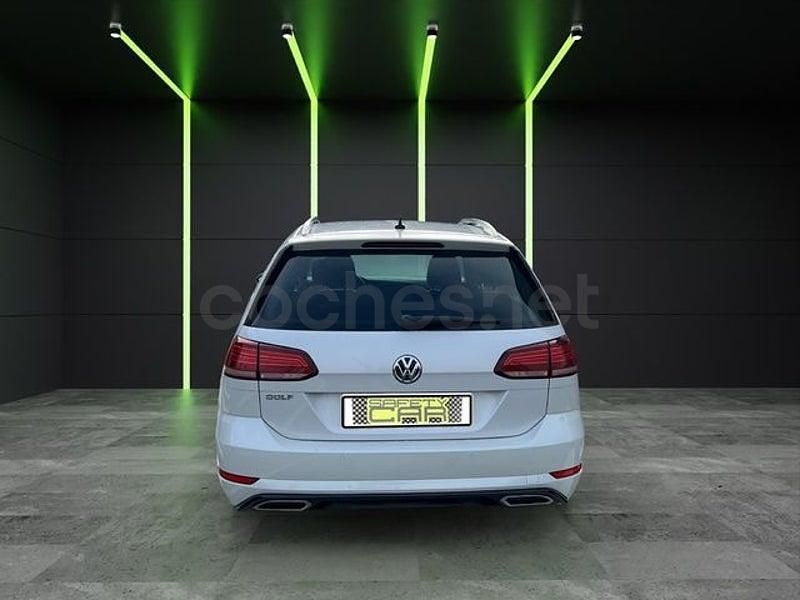 Usado VW Golf VII Sportline 150 CV (110 kW) 2018 Blanco Familiar
