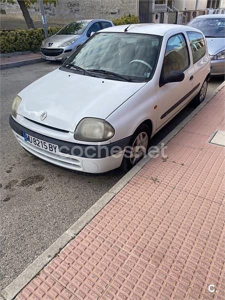 Usado Renault Clio II 65 CV (47 kW) 1999 Blanco Berlina