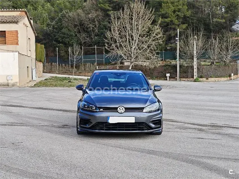 Usado VW Golf VII R 310 CV (228 kW) 2017 Gris / plata Berlina