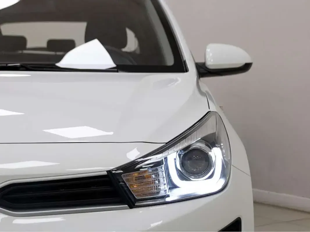 Usado Kia Rio 84 CV (61 kW) 2022 Blanco Utilitario