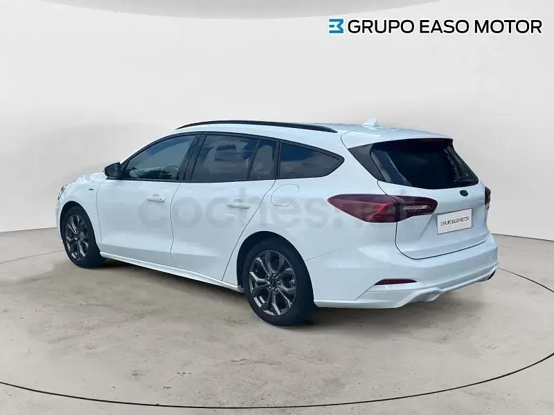 Usado Ford Focus ST-Line 125 CV (91 kW) 2023 Blanco Familiar