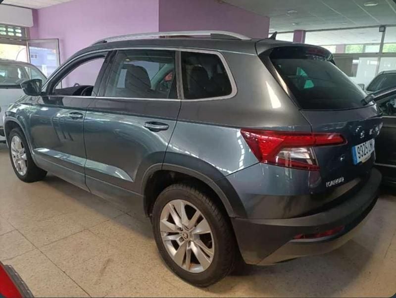 Usado Skoda Karoq Ambition 150 CV (110 kW) 2021 Gris SUV